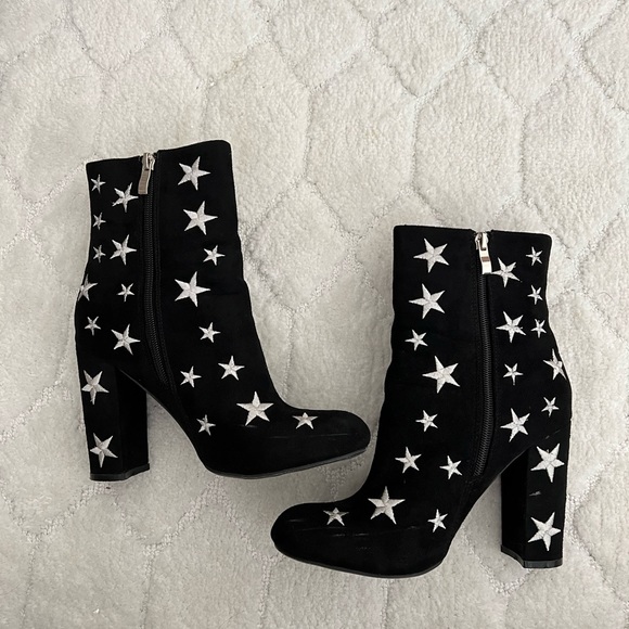 Star Embroidered Boots - Picture 2 of 4